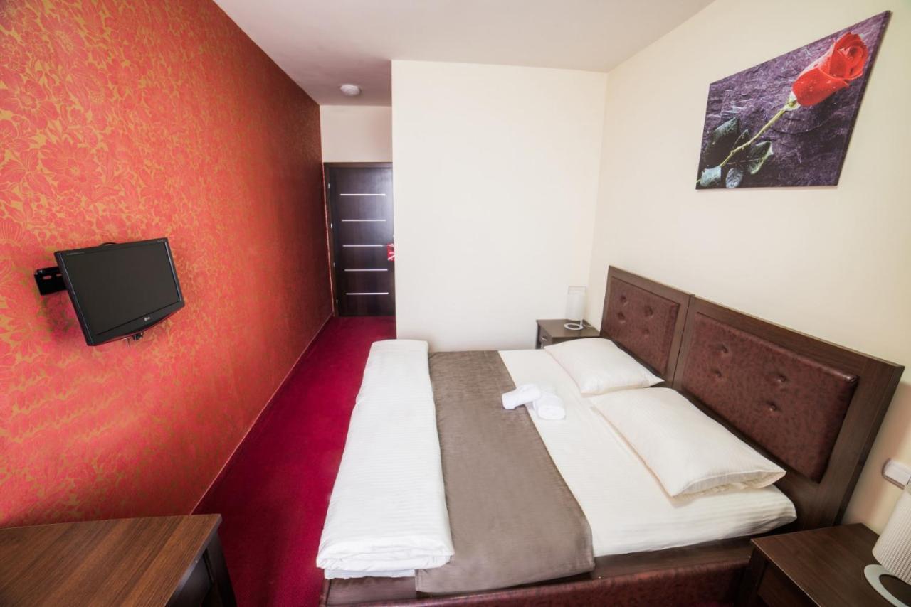 Hotel Atlas Ugljevik Luaran gambar